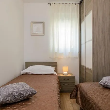 Apartman Seaside With A Swimming Pool Rastici, Ciovo - 11092 *