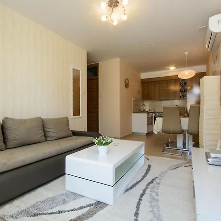 Seaside With A Swimming Pool Rastici, Ciovo - 11092 아파트 트로기르