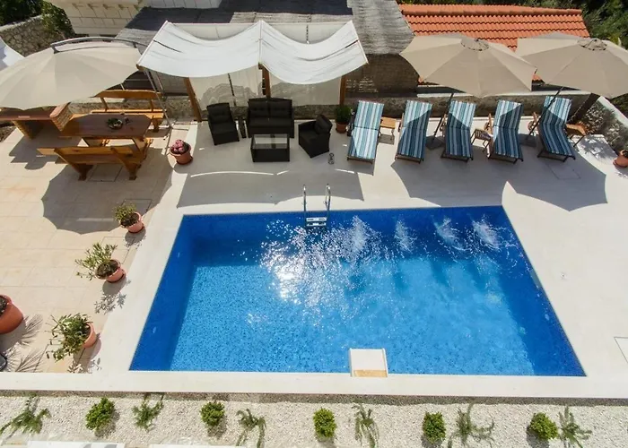 Seaside With A Swimming Pool Rastici, Ciovo - 11092 公寓