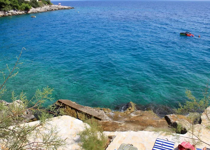 Seaside With A Swimming Pool Rastici, Ciovo - 11092 * 特罗吉尔
