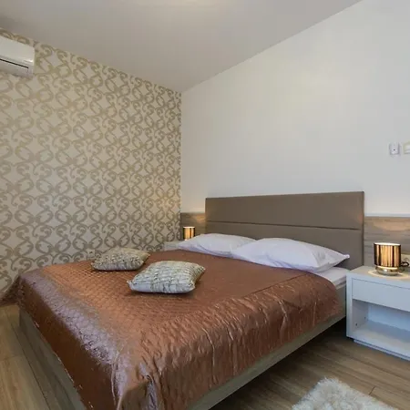 Apartament Seaside With A Swimming Pool Rastici, Ciovo - 11092 *